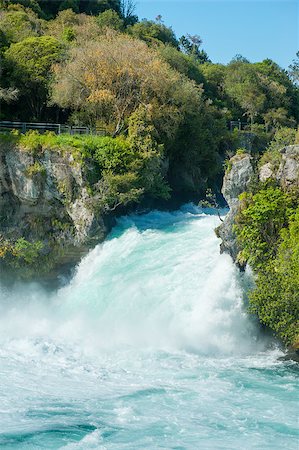 simsearch:400-07756743,k - Huka Falls on Waikato River, New Zealand Foto de stock - Super Valor sin royalties y Suscripción, Código: 400-07821466