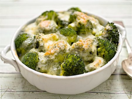 close up of a bowl of rustic broccoli and cheese Foto de stock - Super Valor sin royalties y Suscripción, Código: 400-07822209