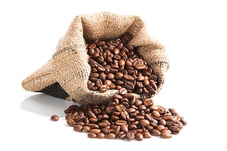 simsearch:659-08904383,k - coffee beans in brown bag isolated on white background. culinary coffee still life. Fotografie stock - Microstock e Abbonamento, Codice: 400-07822654