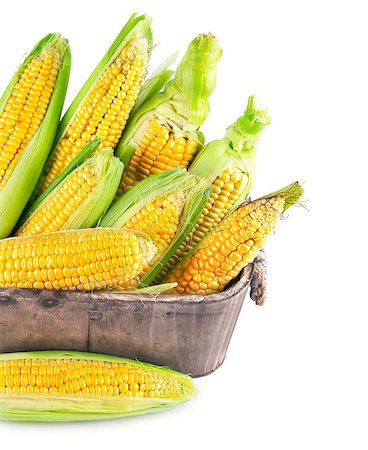 simsearch:400-07667021,k - Fresh corn with green leaf in wooden basket. Isolated on white background Stock Photo - Budget Royalty-Free & Subscription, Code: 400-07823001