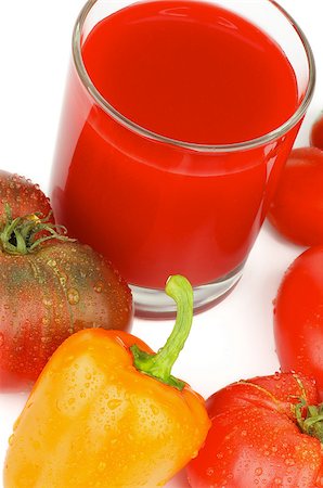 simsearch:400-06857433,k - Freshly Squeezed Tomato Juice with Orange Bell Pepper and Mix Ripe Tomatoes closeup on White background Foto de stock - Super Valor sin royalties y Suscripción, Código: 400-07823527
