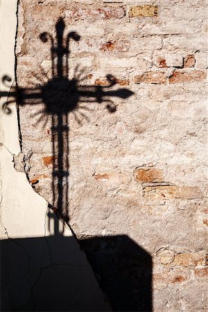 simsearch:400-06087640,k - Shadow of a cross on a wall Stock Photo - Budget Royalty-Free & Subscription, Code: 400-07837429