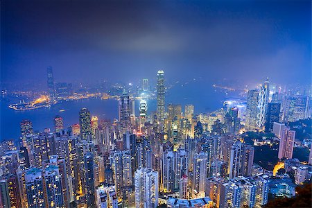 Image of Hong Kong with many skyscrapers during twilight blue hour. Photographie de stock - Aubaine LD & Abonnement, Code: 400-07837884