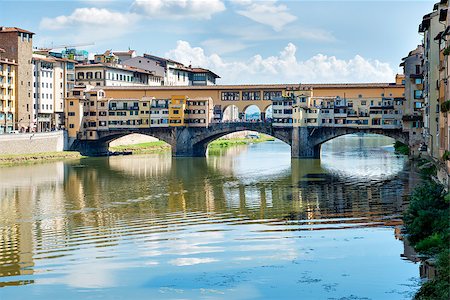 simsearch:400-05891340,k - Image of Ponte Vecchio and river Arno in Florence, Italy in autumn on a sunny day Foto de stock - Super Valor sin royalties y Suscripción, Código: 400-07831232