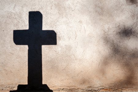 simsearch:400-06087640,k - Shadow of a cross on a concrete wall Stock Photo - Budget Royalty-Free & Subscription, Code: 400-07833197