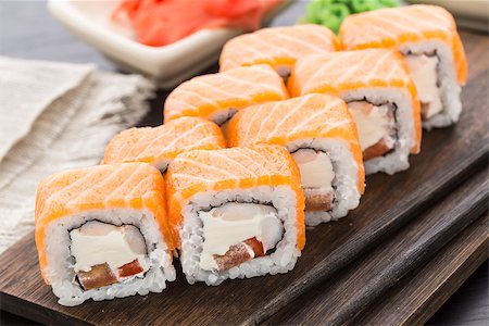 simsearch:400-05682309,k - Sushi roll with salmon, shrimp and tomato Stock Photo - Budget Royalty-Free & Subscription, Code: 400-07833587
