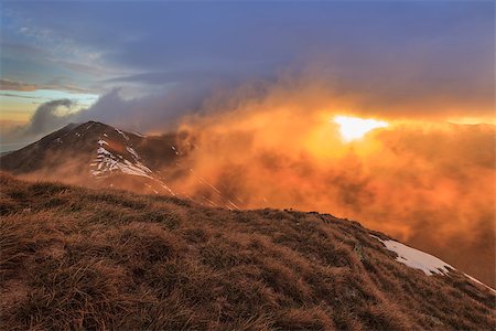 simsearch:400-07302061,k - Sunrise in Fagaras Mountains. Southern Carpathians, Romania Foto de stock - Royalty-Free Super Valor e Assinatura, Número: 400-07894741