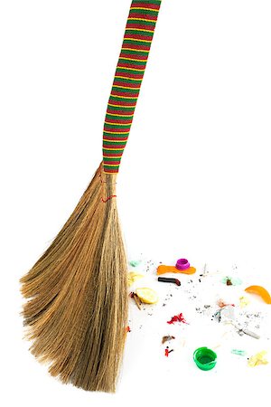 simsearch:400-05132204,k - a new broom sweeping various debris and mud Foto de stock - Super Valor sin royalties y Suscripción, Código: 400-07895085