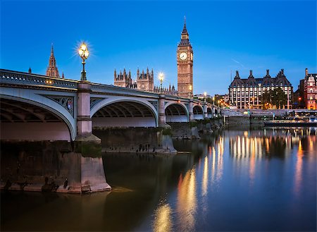 Big Ben, Queen Elizabeth Tower and Westminster Bridge Illuminated in the Morning, London, United Kingdom Fotografie stock - Microstock e Abbonamento, Codice: 400-07895150