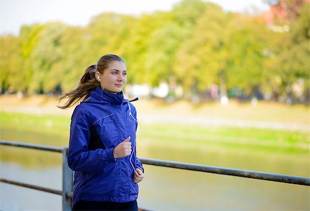 simsearch:6109-06004563,k - Young Beautiful Woman Running in the Autumn Park. Active Lifestyle Stockbilder - Microstock & Abonnement, Bildnummer: 400-07895854