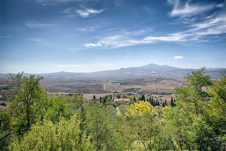 simsearch:400-07296321,k - An image of the beautiful landscape near Pienza Italy Foto de stock - Super Valor sin royalties y Suscripción, Código: 400-07898958