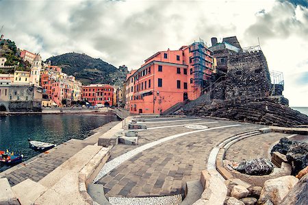 simsearch:400-07891715,k - View of Vernazza. Vernazza is a town and comune located in the province of La Spezia, Liguria, northwestern Italy. Fotografie stock - Microstock e Abbonamento, Codice: 400-07891724