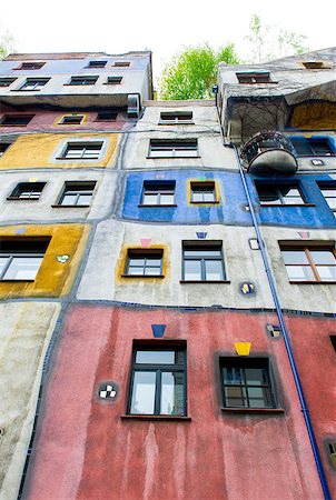 simsearch:400-06384802,k - The Hundertwasser House in Vienna is one of Austriaâ??s architectural highlights Photographie de stock - Aubaine LD & Abonnement, Code: 400-07891928