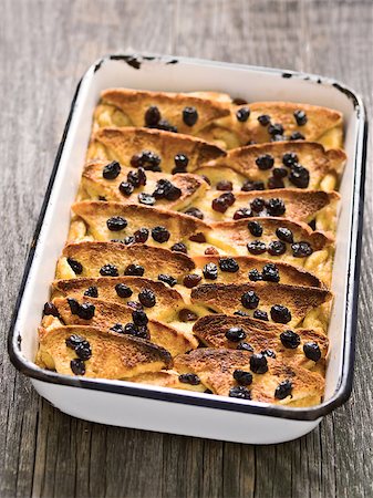 close up of rustic traditional british bread and butter pudding Stock Photo - Budget Royalty-Free & Subscription, Code: 400-07893379