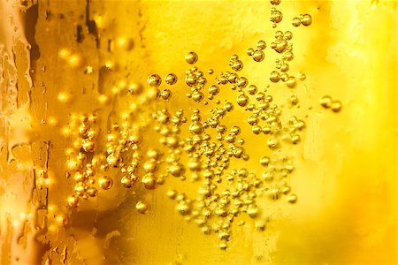 bubbles rising to the surface of the drink. close up Stock Photo - Budget Royalty-Free & Subscription, Code: 400-07914060