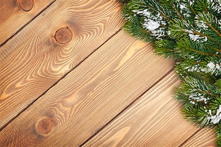 evgenius (artist) - Christmas fir tree with snow on rustic wooden board with copy space Foto de stock - Super Valor sin royalties y Suscripción, Código: 400-07915195