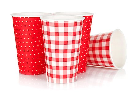 simsearch:400-06072755,k - Disposable paper cups. Isolated on white background Foto de stock - Super Valor sin royalties y Suscripción, Código: 400-07915212