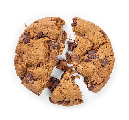 Cracked chocolate chip cookie isolated on white background Photographie de stock - Aubaine LD & Abonnement, Code: 400-07915981