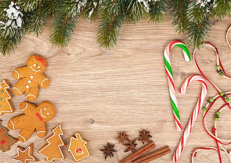 simsearch:400-07614271,k - Christmas fir tree and gingerbread cookies on wooden board Foto de stock - Super Valor sin royalties y Suscripción, Código: 400-07917326