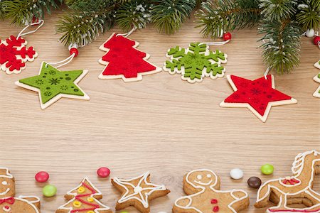 simsearch:400-07299371,k - Christmas fir tree, cookies and decor on wooden board with copy space Foto de stock - Super Valor sin royalties y Suscripción, Código: 400-07917346