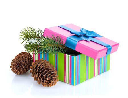 simsearch:400-07933751,k - Christmas gift box with fir tree. Isolated on white background Photographie de stock - Aubaine LD & Abonnement, Code: 400-07917420