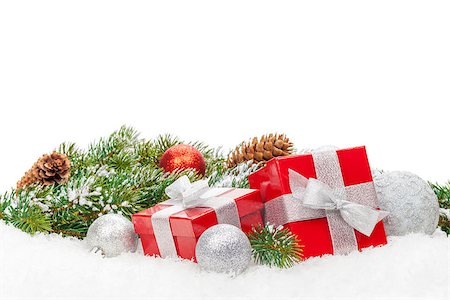 simsearch:400-07933751,k - Christmas gift boxes and snow fir tree. Isolated on white background with copy space Photographie de stock - Aubaine LD & Abonnement, Code: 400-07919162