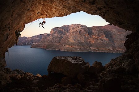 simsearch:400-08072896,k - Female rock climber on a cliff in a cave at Kalymnos, Greece Foto de stock - Royalty-Free Super Valor e Assinatura, Número: 400-07919175