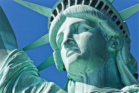 freedom monument - The Statue of Liberty on Liberty Island at New York City Fotografie stock - Microstock e Abbonamento, Codice: 400-07919304