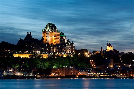 Early evening view of Quebec from across the river Stockbilder - Microstock & Abonnement, Bildnummer: 400-07919524