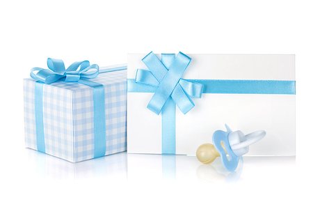 simsearch:694-03328113,k - Gift box and pacifier for little boy. Isolated on white background Fotografie stock - Microstock e Abbonamento, Codice: 400-07925247