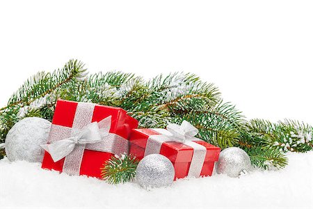 simsearch:400-07933751,k - Christmas gift boxes and snow fir tree. Isolated on white background with copy space Photographie de stock - Aubaine LD & Abonnement, Code: 400-07925274