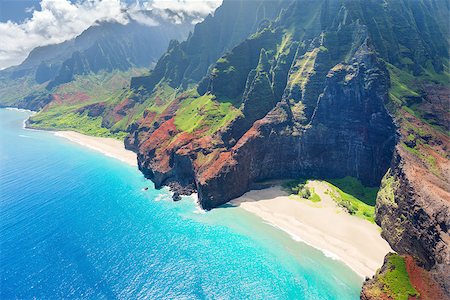 View on Na Pali Coast on Kauai island on Hawaii in a sunny day Foto de stock - Super Valor sin royalties y Suscripción, Código: 400-07920537