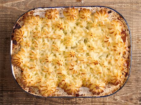 simsearch:400-07925129,k - close up of rustic traditional british shepard pie Foto de stock - Super Valor sin royalties y Suscripción, Código: 400-07921069