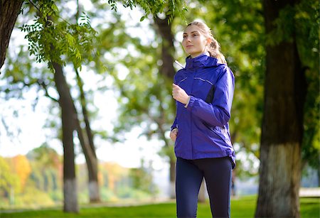 simsearch:6109-06004563,k - Young Beautiful Woman Running in the Autumn Park. Active Lifestyle Stockbilder - Microstock & Abonnement, Bildnummer: 400-07921077
