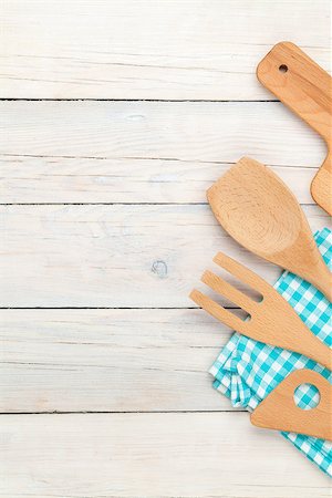 simsearch:400-07331603,k - Kitchen utensil over white wooden table background. View from above with copy space Foto de stock - Super Valor sin royalties y Suscripción, Código: 400-07921446