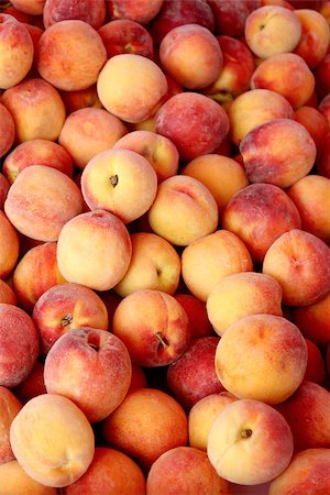 simsearch:400-03952495,k - Fresh organic peaches background, photo taken at local farmers market, in New York City Foto de stock - Super Valor sin royalties y Suscripción, Código: 400-07922130