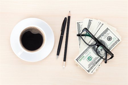 simsearch:400-07915276,k - Money cash, glasses, pen and coffee cup on office table Foto de stock - Royalty-Free Super Valor e Assinatura, Número: 400-07922830