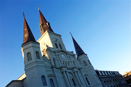 french quarter - Saint Louis Cathedral in the French Quarter of New Orleans, Louisiana. Foto de stock - Super Valor sin royalties y Suscripción, Código: 400-07923051