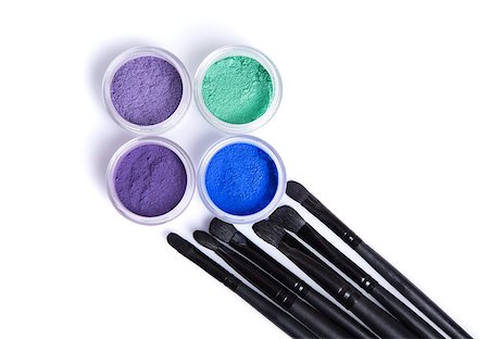 simsearch:649-08145726,k - Mineral eye shadows and brushes, top view isolated on white background Stock Photo - Budget Royalty-Free & Subscription, Code: 400-07923220