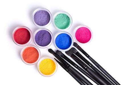 simsearch:6113-06497987,k - Set of bright matte mineral eye shadows and brushes, top view isolated on white background Photographie de stock - Aubaine LD & Abonnement, Code: 400-07923221