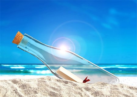 simsearch:400-08502252,k - Message in the Bottle at Beach Stock Photo - Budget Royalty-Free & Subscription, Code: 400-07923883