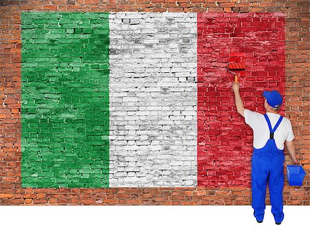 simsearch:400-08403526,k - House painter paints flag of Italy on old brick wall Fotografie stock - Microstock e Abbonamento, Codice: 400-07933897