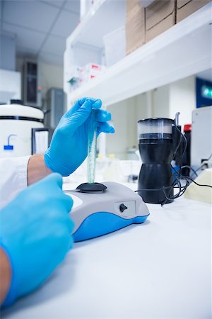 simsearch:400-07835228,k - Close up of a test tube in the laboratory Stockbilder - Microstock & Abonnement, Bildnummer: 400-07941356