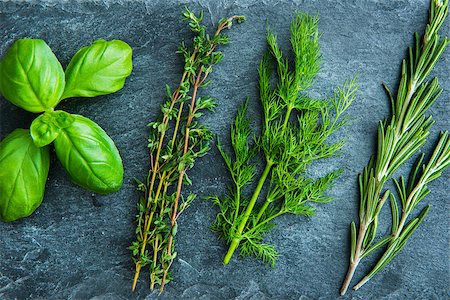 simsearch:400-07956886,k - Closeup on fresh spices herbs on stone substrate Photographie de stock - Aubaine LD & Abonnement, Code: 400-07954078