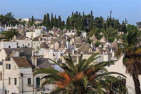 simsearch:862-06677053,k - Typical trulli houses in Alberobello. Italy, Puglia Stock Photo - Budget Royalty-Free & Subscription, Code: 400-07954110