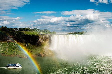 raulmellado (artist) - Boat passing next to rainbow in Niagara Falls Foto de stock - Royalty-Free Super Valor e Assinatura, Número: 400-07952157