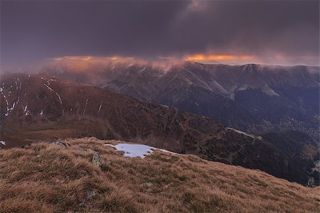 simsearch:400-07302061,k - Sunrise in Fagaras Mountains. Southern Carpathians, Romania Foto de stock - Royalty-Free Super Valor e Assinatura, Número: 400-07953890