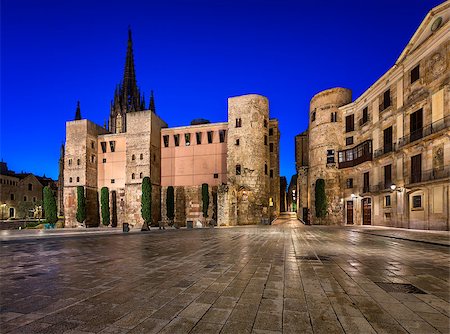 simsearch:400-08282569,k - Ancient Roman Gate and Placa Nova in the Morning, Barcelona, Catalonia, Spain Stock Photo - Budget Royalty-Free & Subscription, Code: 400-07974978