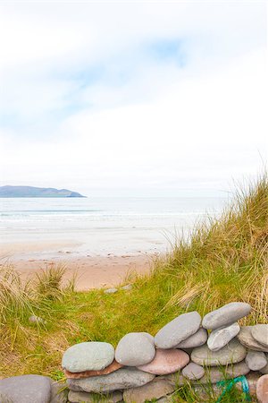 simsearch:400-07716790,k - stone wall shelter on a beautiful beach in the maharees county Kerry Ireland Foto de stock - Royalty-Free Super Valor e Assinatura, Número: 400-07978474