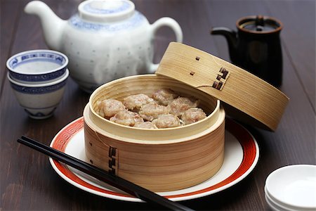 simsearch:400-04025064,k - shu mai, shao mai, chinese food in bamboo steamer Stock Photo - Budget Royalty-Free & Subscription, Code: 400-07978737